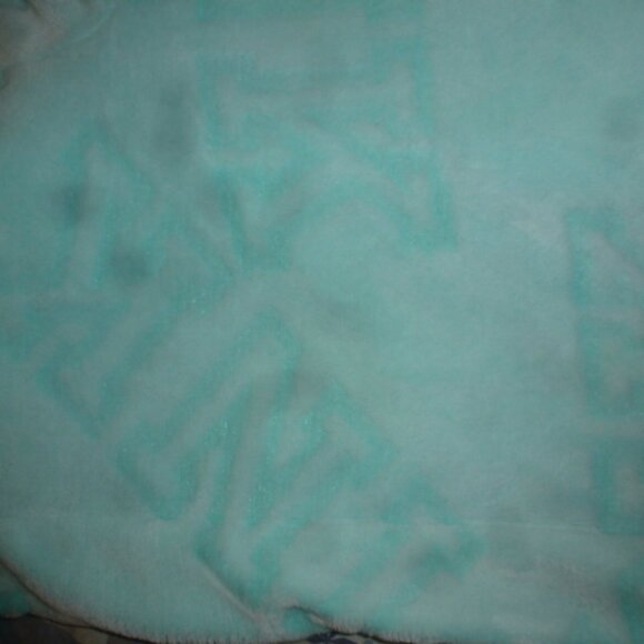 PINK Victoria’s Secret Plush Robe – Light Blue w/ Pink Prints – XS - Picture 12 of 14